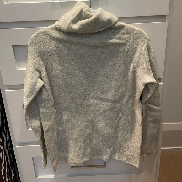 COMMUNITY HEATHER GREY TURTLENECK - Picture 4 of 4